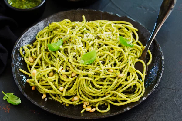 Espaguetis Con Pesto Rúcula Con Piñones — Foto de Stock