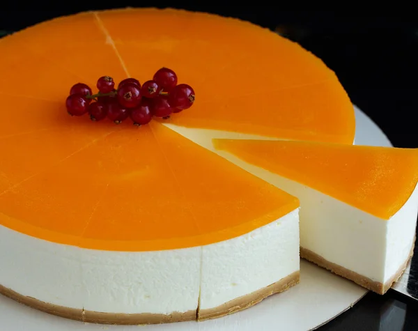 オレンジゼリーで焼くことなくチーズケーキ — ストック写真