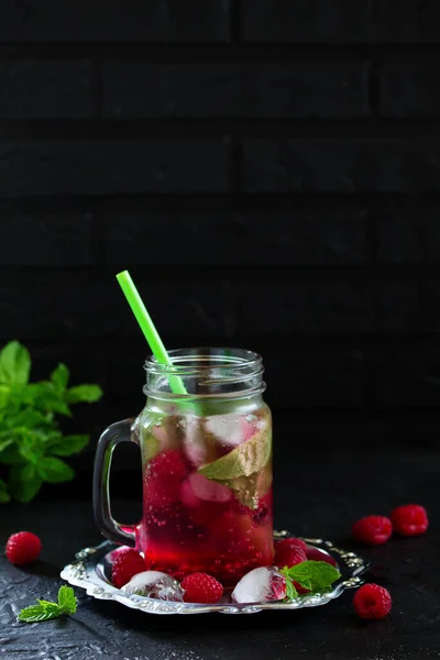 Summer Drink Raspberry Mint Selective Focus — Stock Photo, Image