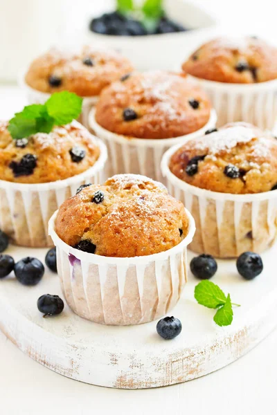 Muffins Avoine Aux Myrtilles Sur Fond Sombre — Photo