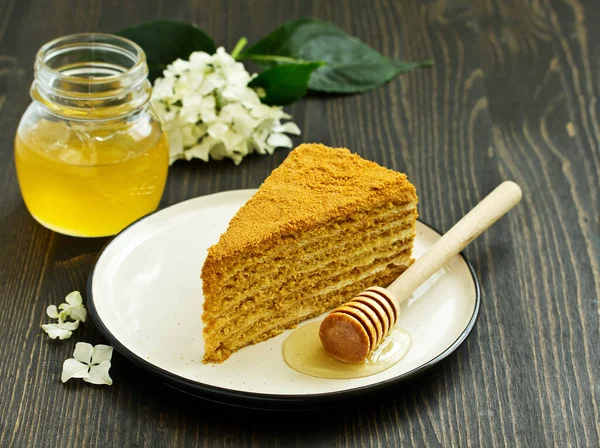 A classic honey cake cake.