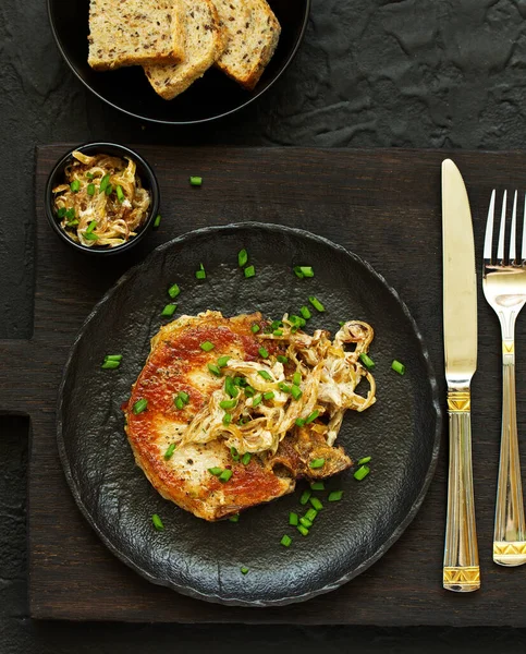 Bife Porco Frito Com Brócolis Molho Cebola — Fotografia de Stock