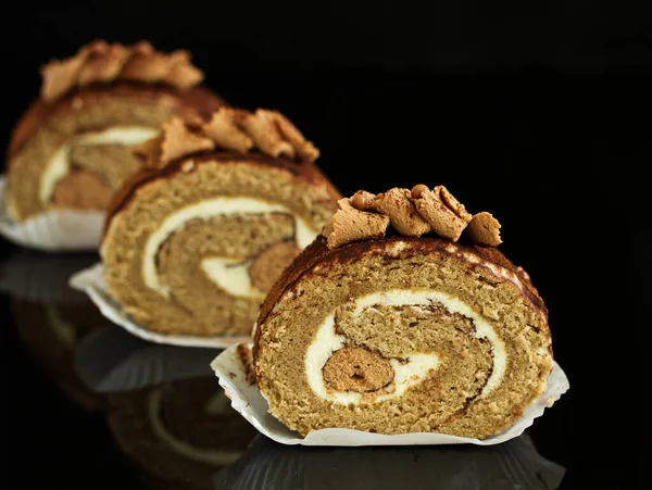 Biscuit Koffie Roll Met Crème Tiramisu — Stockfoto