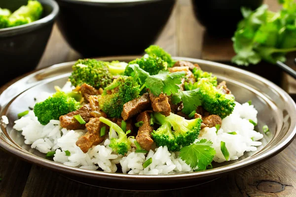 Rindfleisch Mit Brokkoli Und Reis Asiatische Küche — Stockfoto
