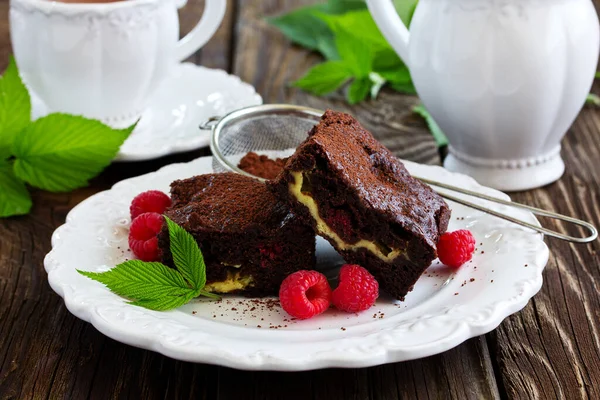 Brownie Con Frambuesas Relleno Queso — Foto de Stock