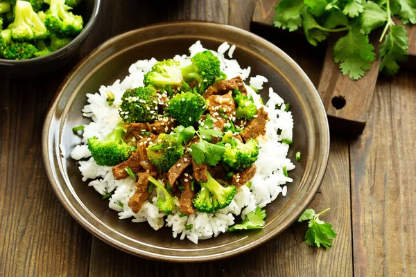 Rindfleisch Mit Brokkoli Und Reis Asiatische Küche — Stockfoto