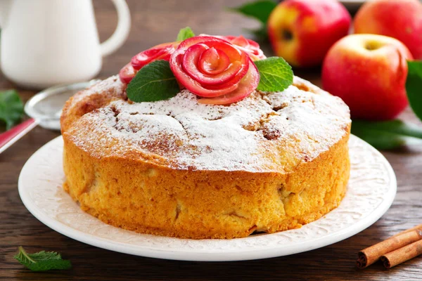 Torta Maçã Com Creme Baunilha — Fotografia de Stock