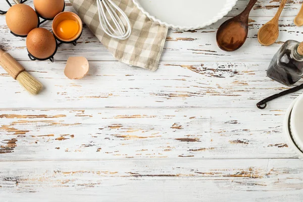 Backgebäck Hintergrund Rahmen, Zutaten, Küchenutensilien auf — Stockfoto