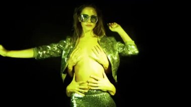 güzel kadın ile 4 el dans