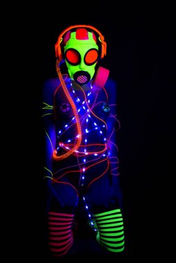  Ultra violet neon gasmask kadın