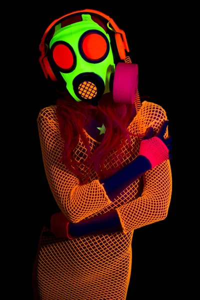 Mujer máscara de gas de neón ultra violeta — Foto de Stock