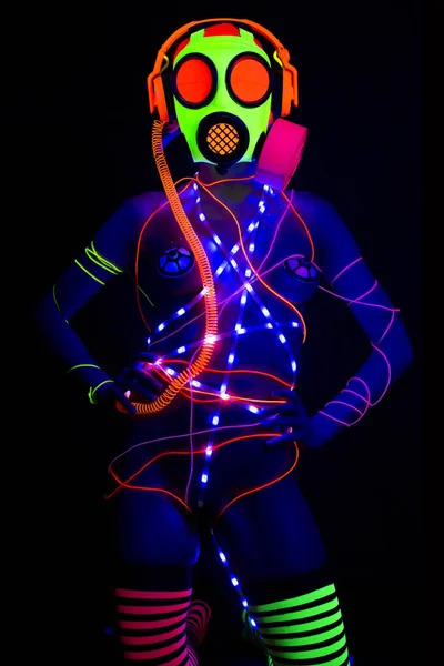 Ultra violeta neon gasmask mulher — Fotografia de Stock