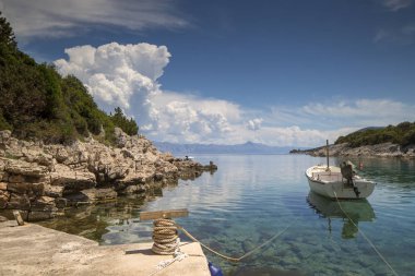 Hvar adası küçük koy