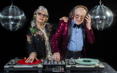 DJ büyükanne ve büyükbaba