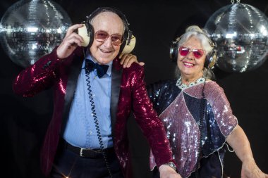 DJ büyükanne ve büyükbaba