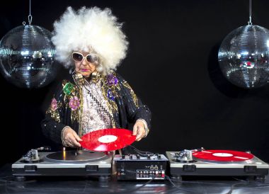 DJ büyükanne ve büyükbaba