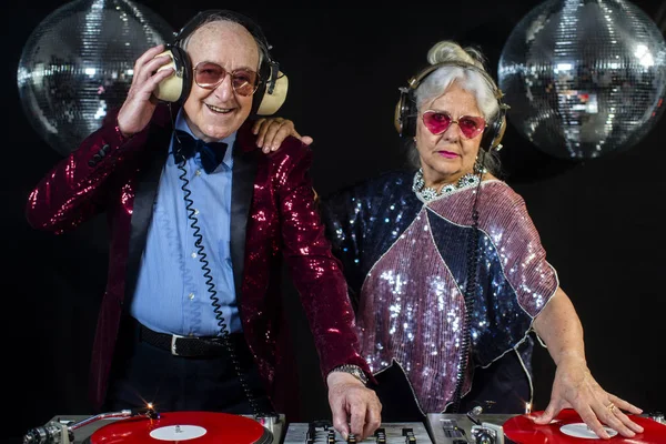 Dj grandma and grandpa — Stock Photo, Image