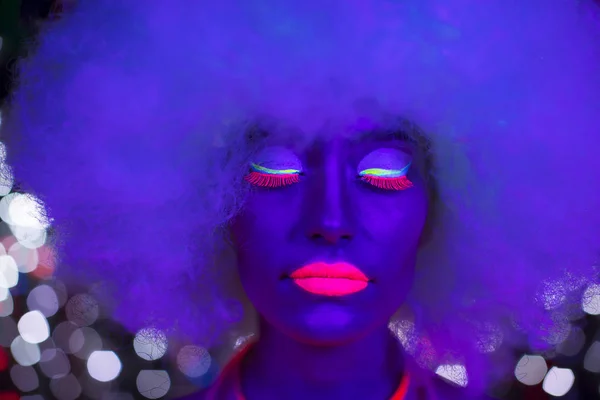 Uv neon szexi disco női cyber robot elektronikus játék ragyogás — Stock Fotó