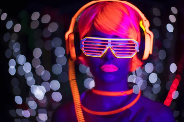Brilho uv neon sexy disco feminino cibernético boneca robô eletrônico brinquedo — Fotografia de Stock
