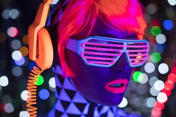 Leuchten uv neon sexy disco weiblich cyber puppe roboter elektronisches spielzeug — Stockfoto