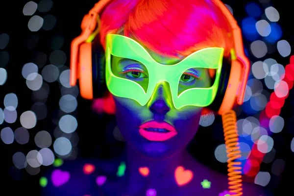 Glöd uv neon sexig disco kvinnliga cyber docka robot elektronisk leksak — Stockfoto