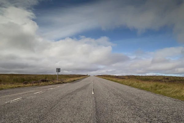 Tom högländerna road — Stockfoto