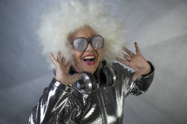 Büyükanne parti disko