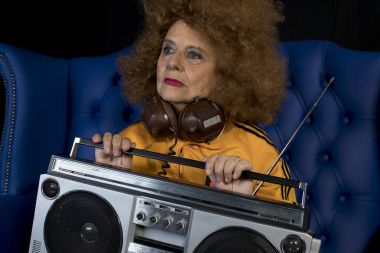 Büyükanne Dj parti