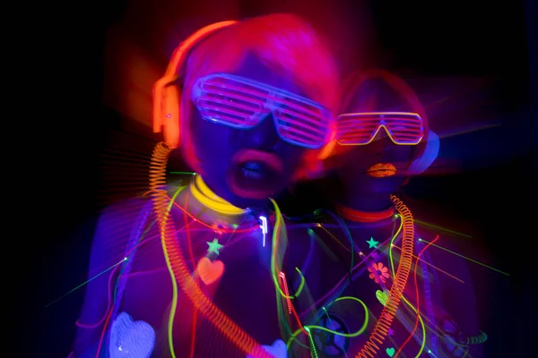 Glow uv neon sexy disco female cyber doll — Stock Photo, Image