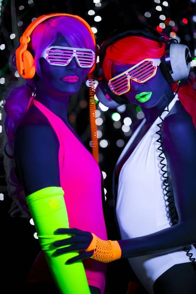 Ropa fluorescente fotos stock, imágenes de Ropa fluorescente sin royalties | Depositphotos