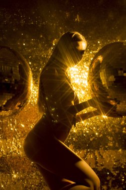 altın disko güzel kadın