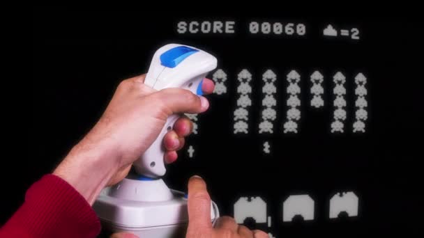 Férfi Kezét Retro Számítógép Arcade Játék Joystick Segítségével — Stock videók