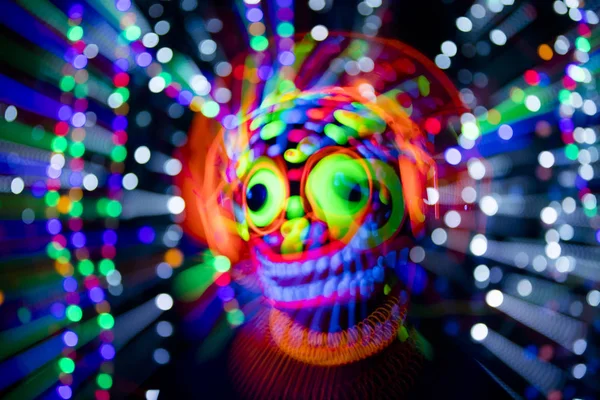 Máscara de brilho de néon monstro rosto assustador — Fotografia de Stock