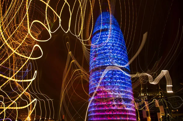Torre agbar barcellona spettacolo di luci — Foto Stock