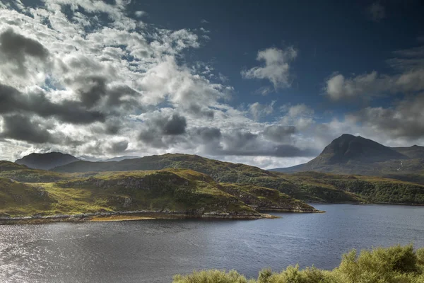 Schotse Hooglanden loch — Stockfoto