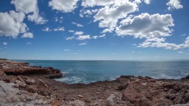 Lapso Tiempo Hermosa Playa Con Cielo Nublado Día Soleado — Vídeos de Stock