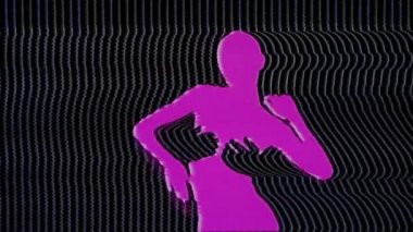 Hatalı pozlar veren güzel ve seksi bir kadın silueti.