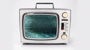 Video üzerinde farklı arıza efektleri olan klasik televizyon
