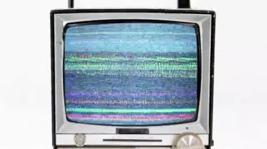 Video üzerinde farklı arıza efektleri olan klasik televizyon