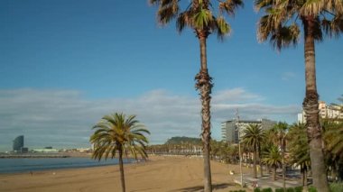 Barselona sahilleri neredeyse bomboş. 