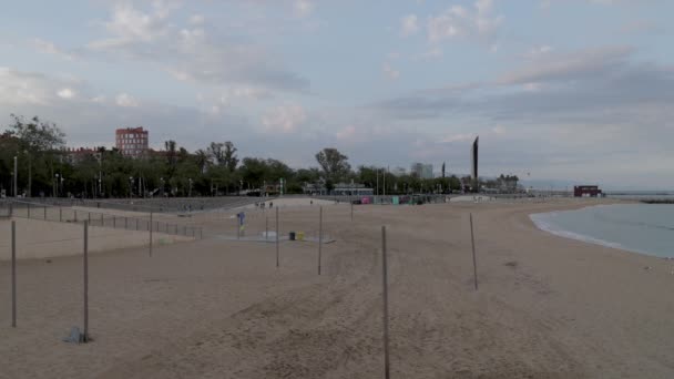 Le spiagge di Barcellona quasi vuote — Video Stock