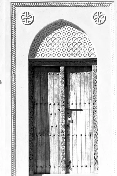 In oman vecchia porta di legno — Foto Stock