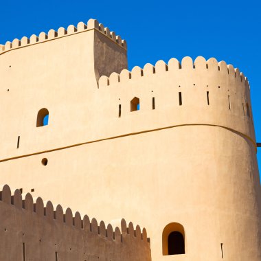 Umman Muscat eski savunma fort battlesment gökyüzü bir