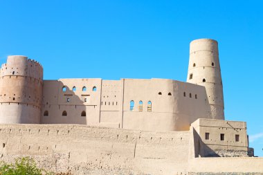 Umman Muscat eski savunma fort battlesment gökyüzü bir