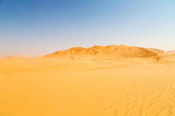 En oman viejo desierto frotar al khali el cuarto vacío y al aire libre —  Fotos de Stock