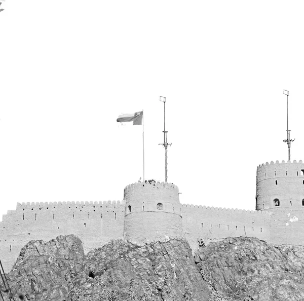 In oman muscat rock  the old defensive  fort battlesment sky and — Stock Photo, Image