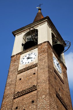 mozzate eski soyut l ve kilise kule çan güneşli gün  