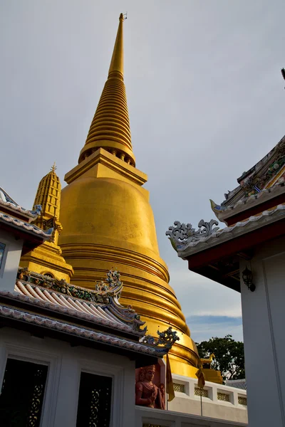 アジア タイ バンコク日当たりの良い寺院屋根ワット宮殿 — ストック写真