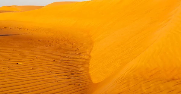 En oman viejo desierto frotar al khali el cuarto vacío y al aire libre —  Fotos de Stock