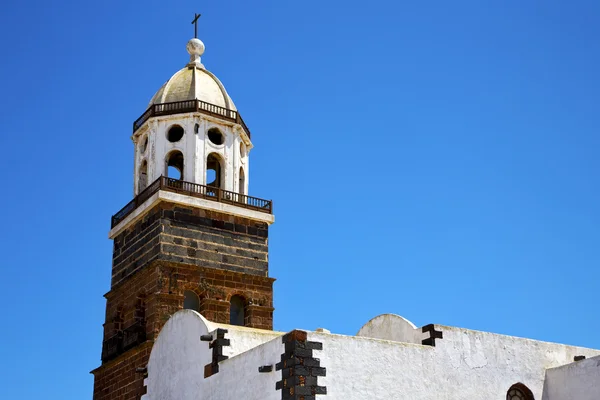 In teguise  arrecife  spain the old wall    bell tower — Stock Photo, Image